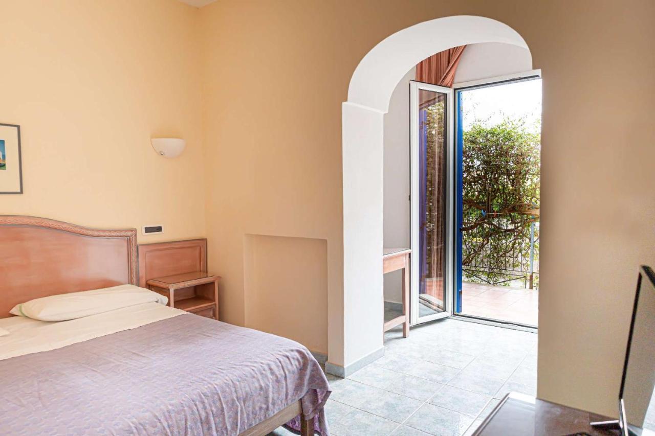 Hotel Royal Terme Иския Екстериор снимка