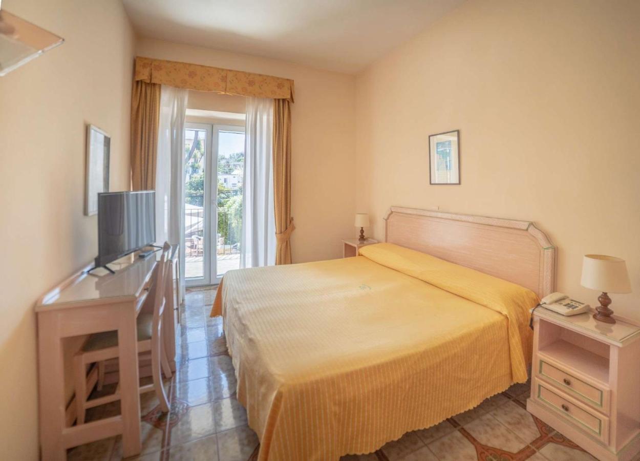 Hotel Royal Terme Иския Екстериор снимка